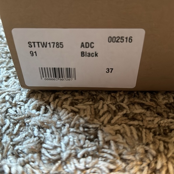 Esseutesse Leather Fringe Sneaker - Black in size 37 in EUC - Picture 3 of 7